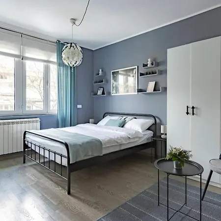 Valguskullane Korter Disainremondiga Apartment